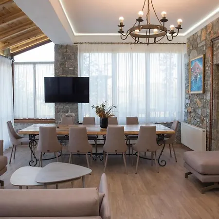 Luxury Saint Nikolas Vila Voskopojë