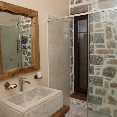 Luxury Saint Nikolas Villa Voskopoje